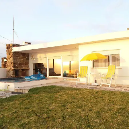 Genuine Summer House Holiday home Bombardeira